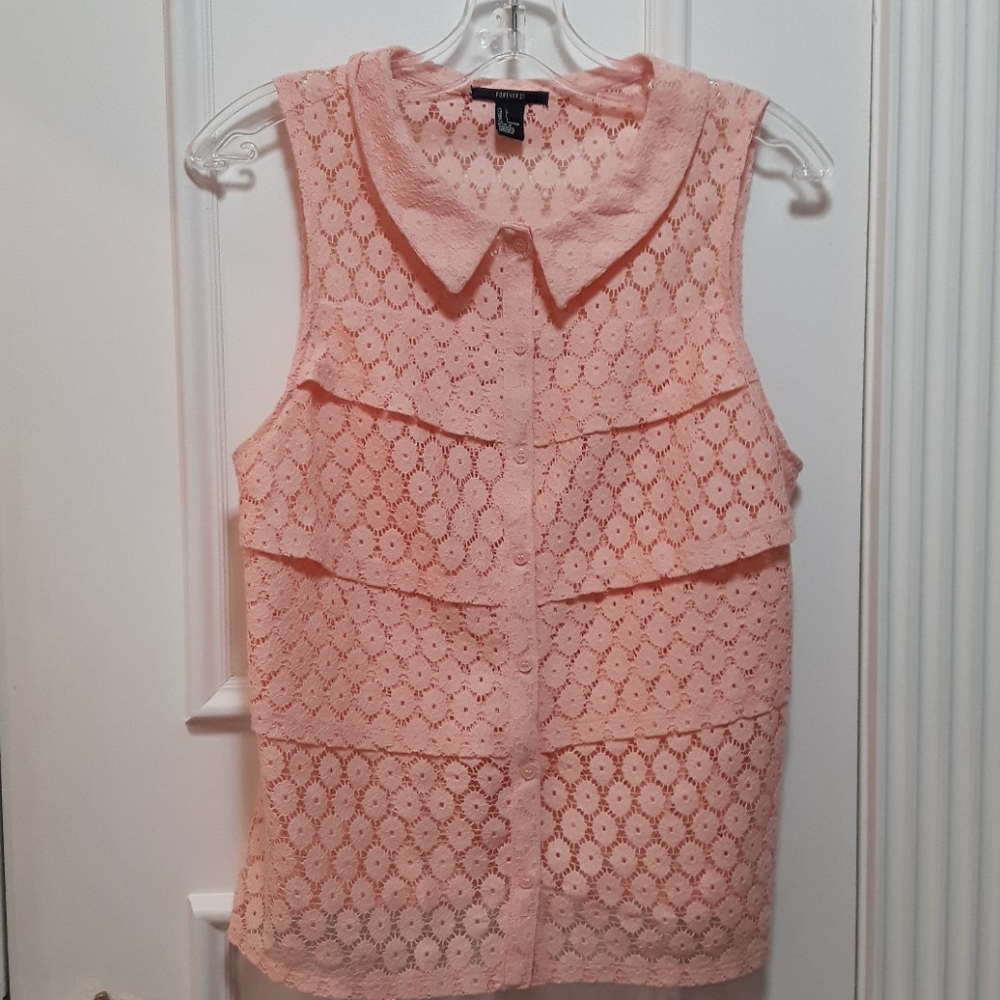 🛍️ Lace/crochet collar tank top